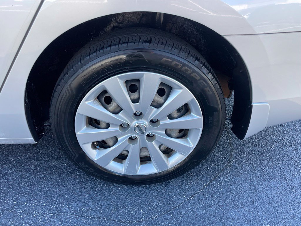 Used 2015 Nissan Sentra S FWD image 41
