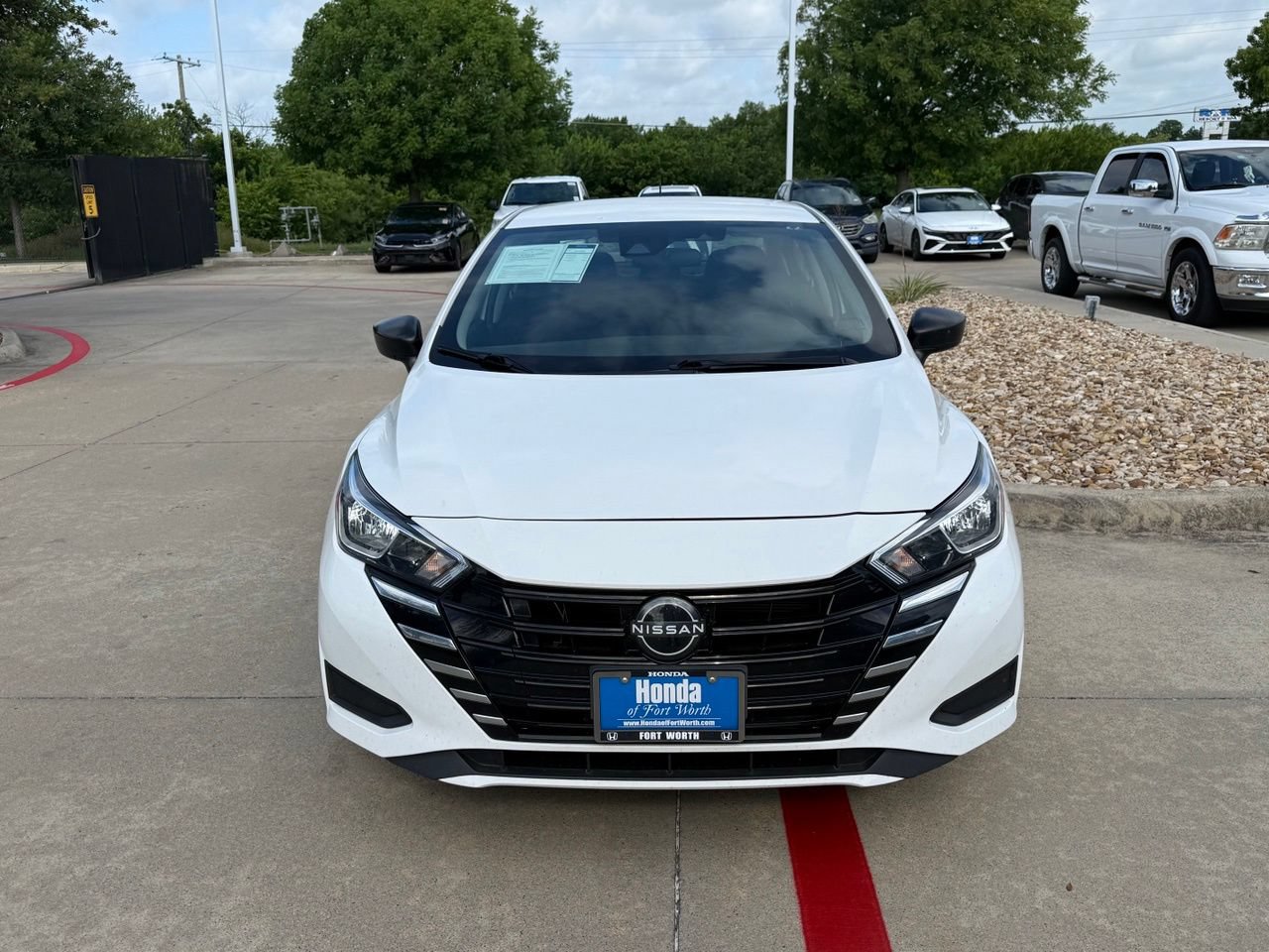 Used 2023 Nissan Versa S FWD image 8