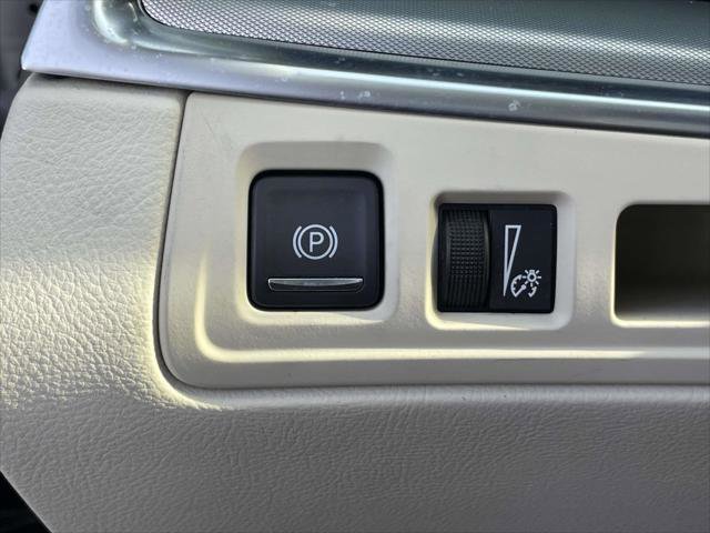 Used 2023 Cadillac XT5 Premium Luxury w/ LPO, Floor Liner Package image 18