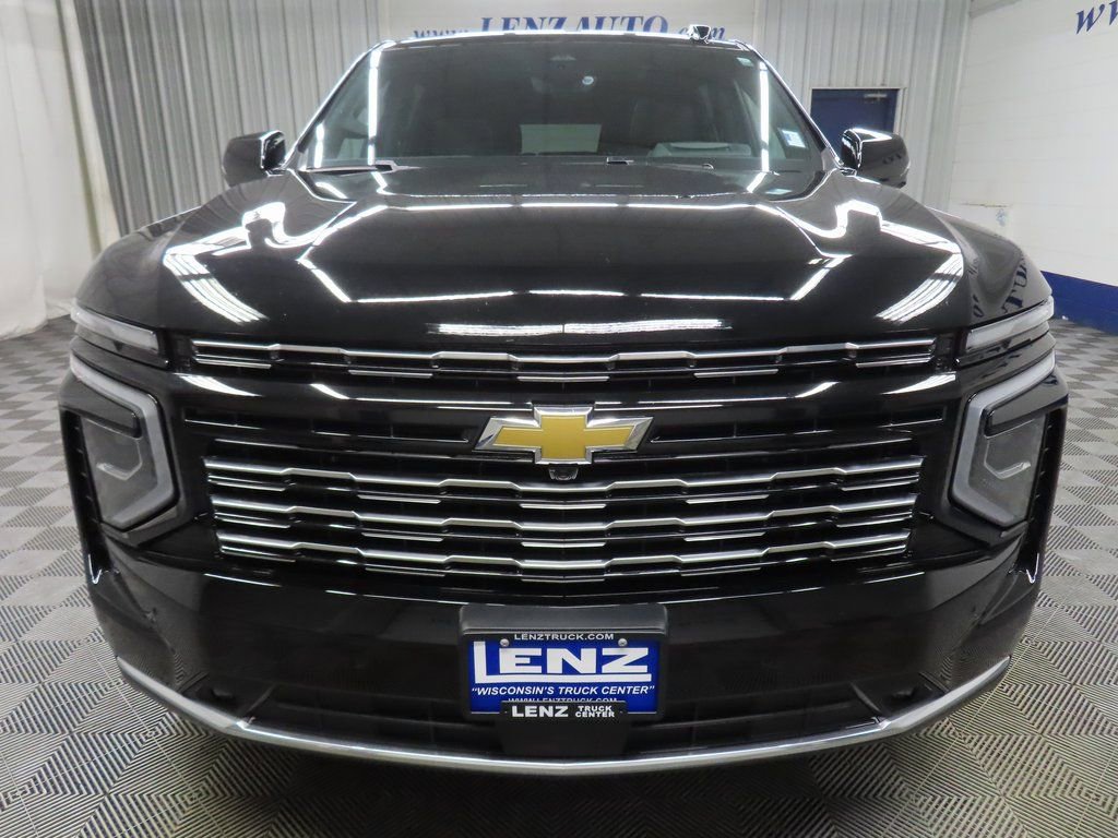 Used 2025 Chevrolet Suburban High Country AWD/4WD image 52