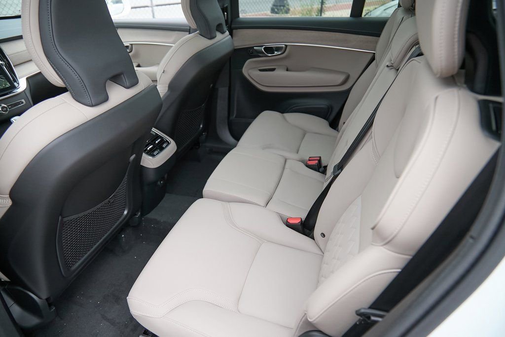 New 2026 Volvo XC90 B6 Plus w/ Protection Package Premier image 21