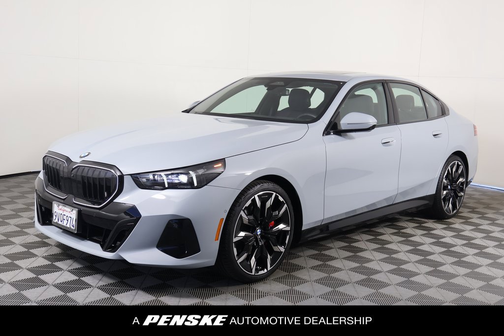 Used 2026 BMW 530i RWD image 1