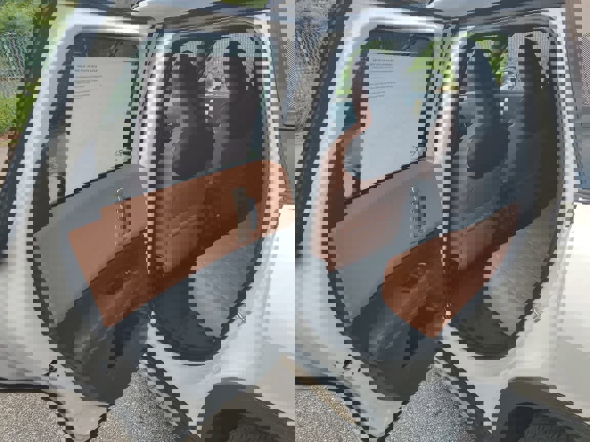 Used 2025 MINI Cooper Countryman SE w/ Comfort Package Max image 17