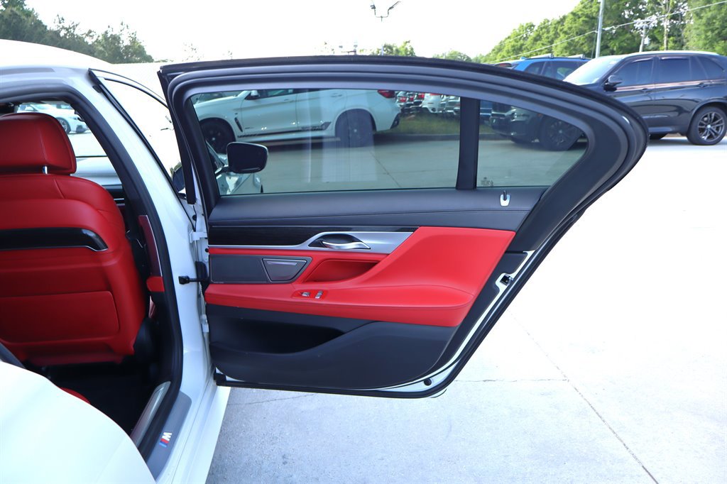 Used 2018 BMW 750i RWD image 43