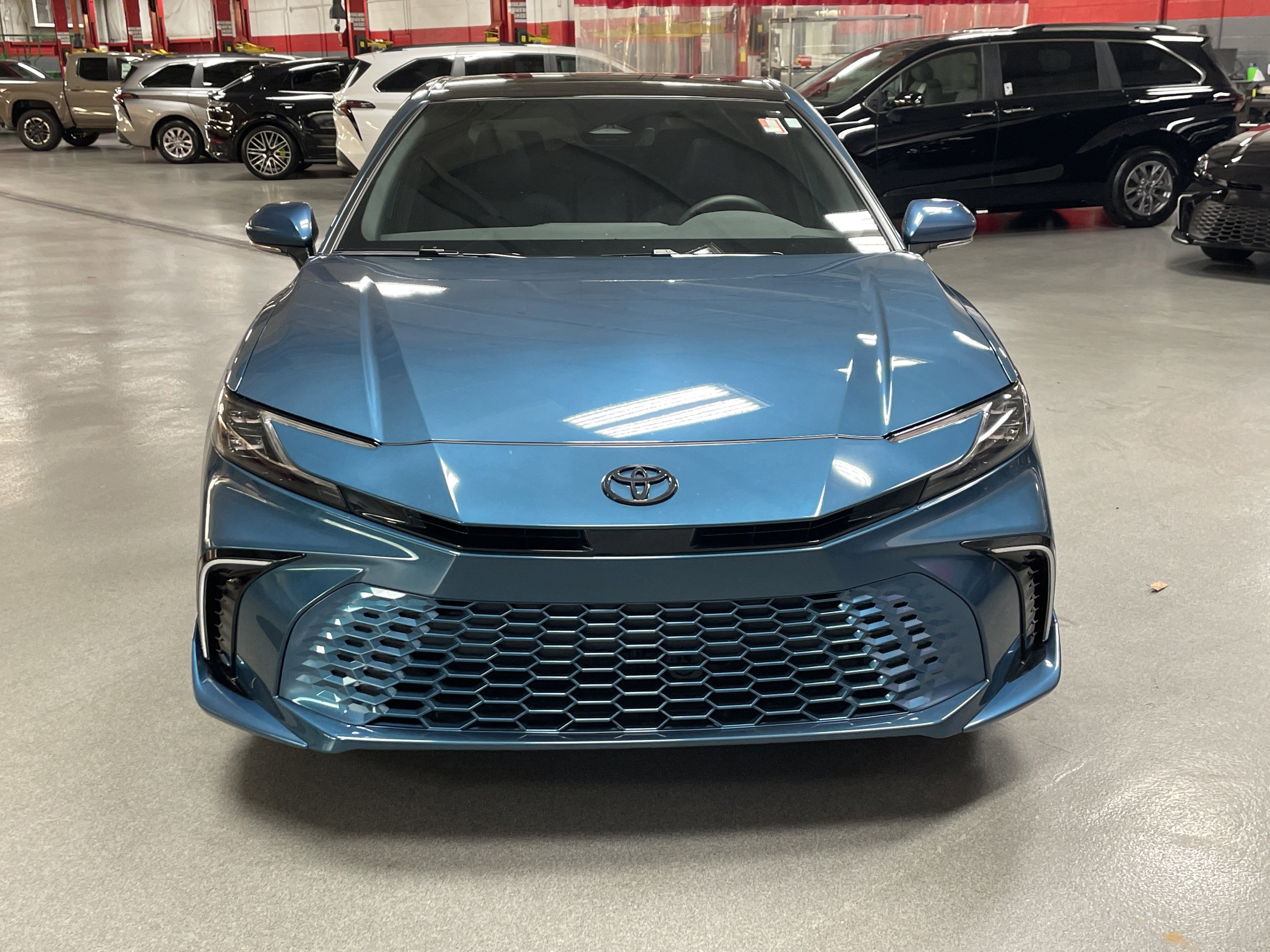 Used 2025 Toyota Camry XSE video 3