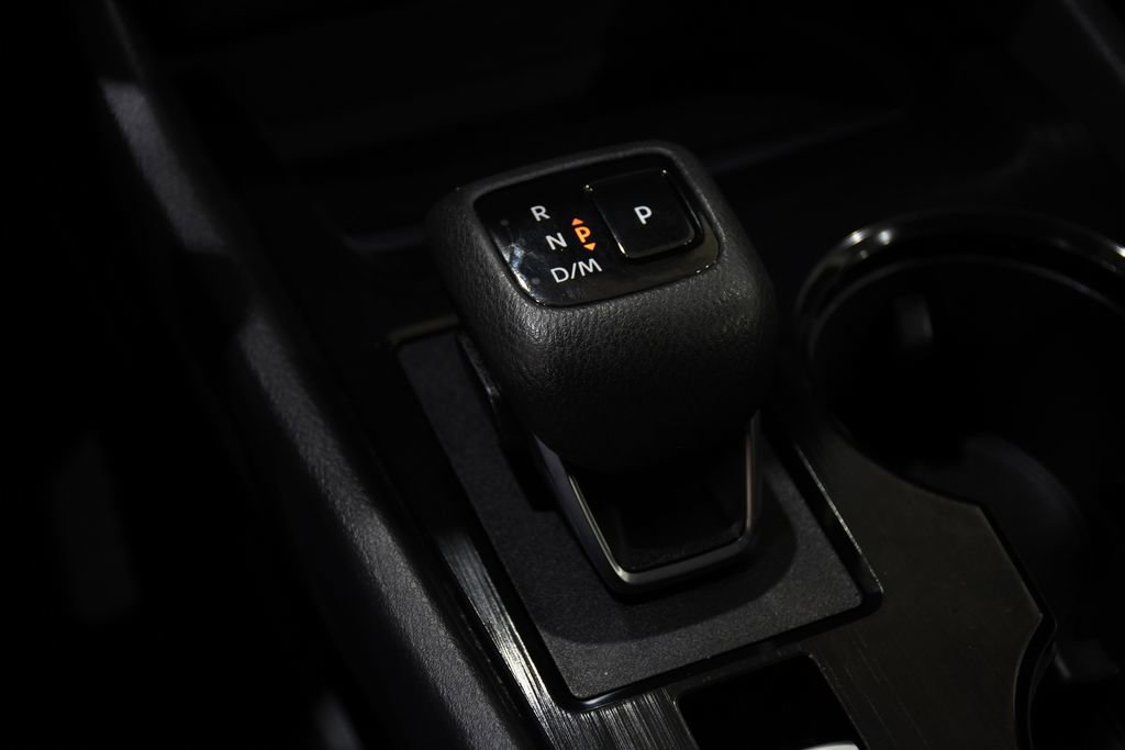 Used 2024 Nissan Rogue SV image 24