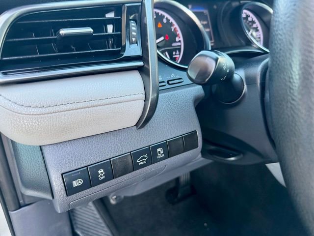 Used 2020 Toyota Camry LE FWD image 25