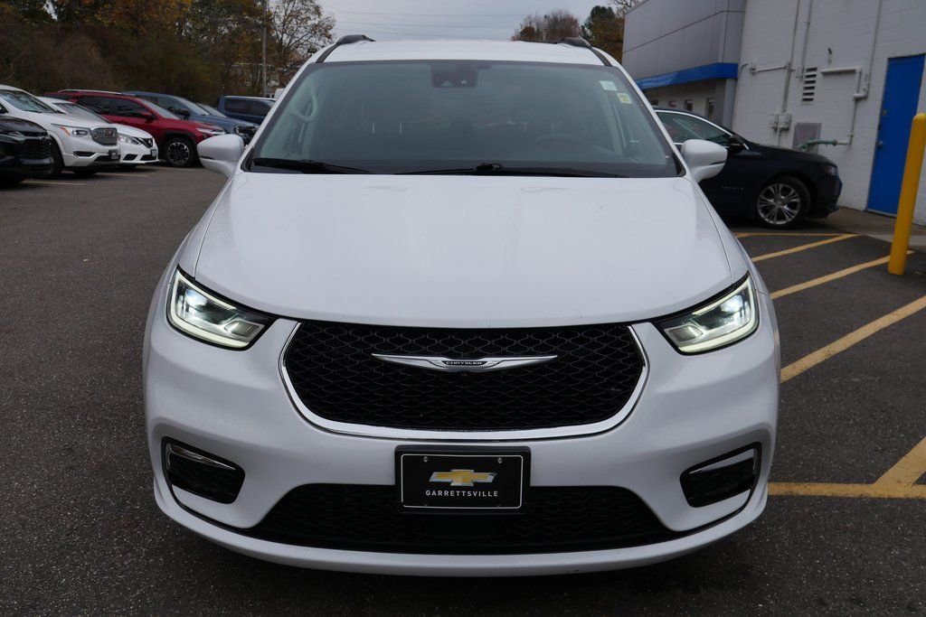 Used 2022 Chrysler Pacifica Touring-L image 3