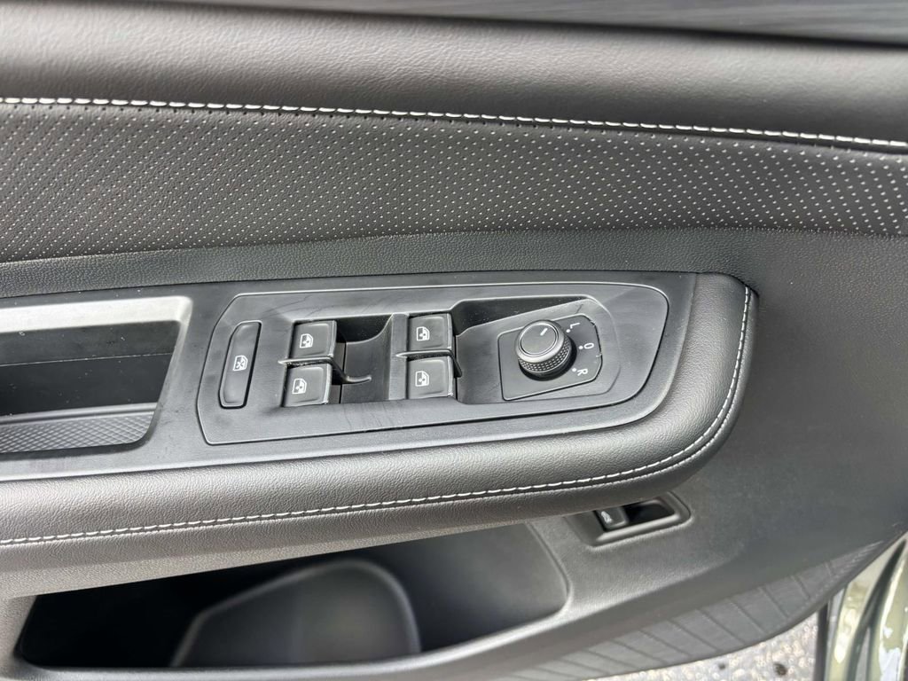 New 2026 Volkswagen Atlas Cross Sport SE image 13