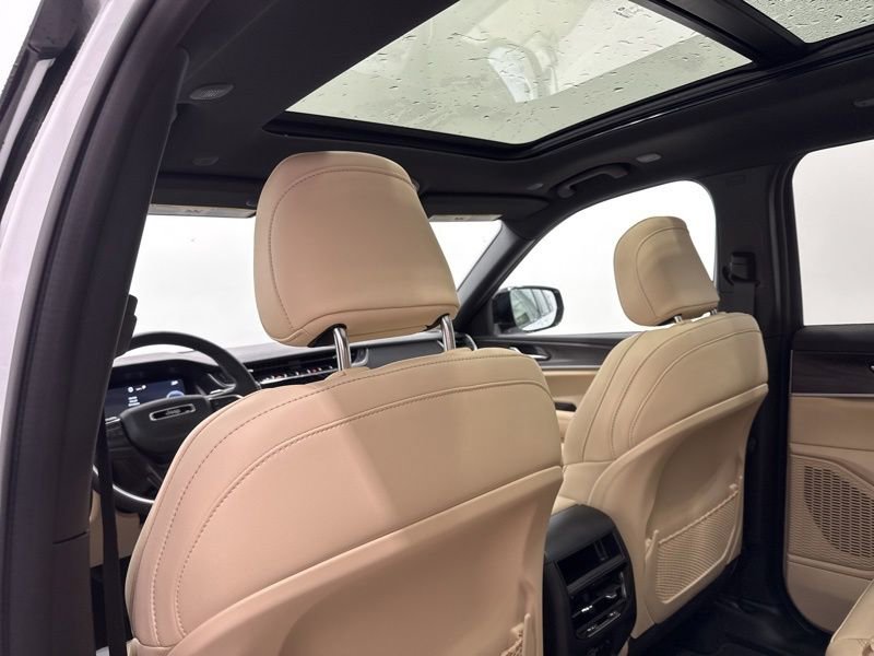 New 2025 Jeep Grand Cherokee Limited image 19