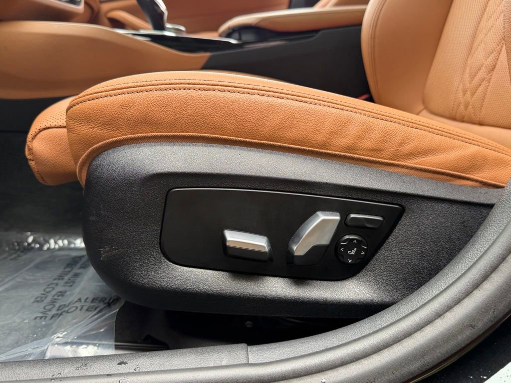 Used 2022 BMW 530i w/ M Sport Package RWD image 27