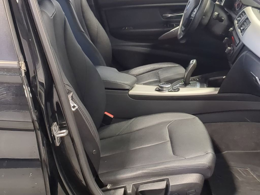 Used 2014 BMW 320i xDrive Sedan AWD/4WD image 26