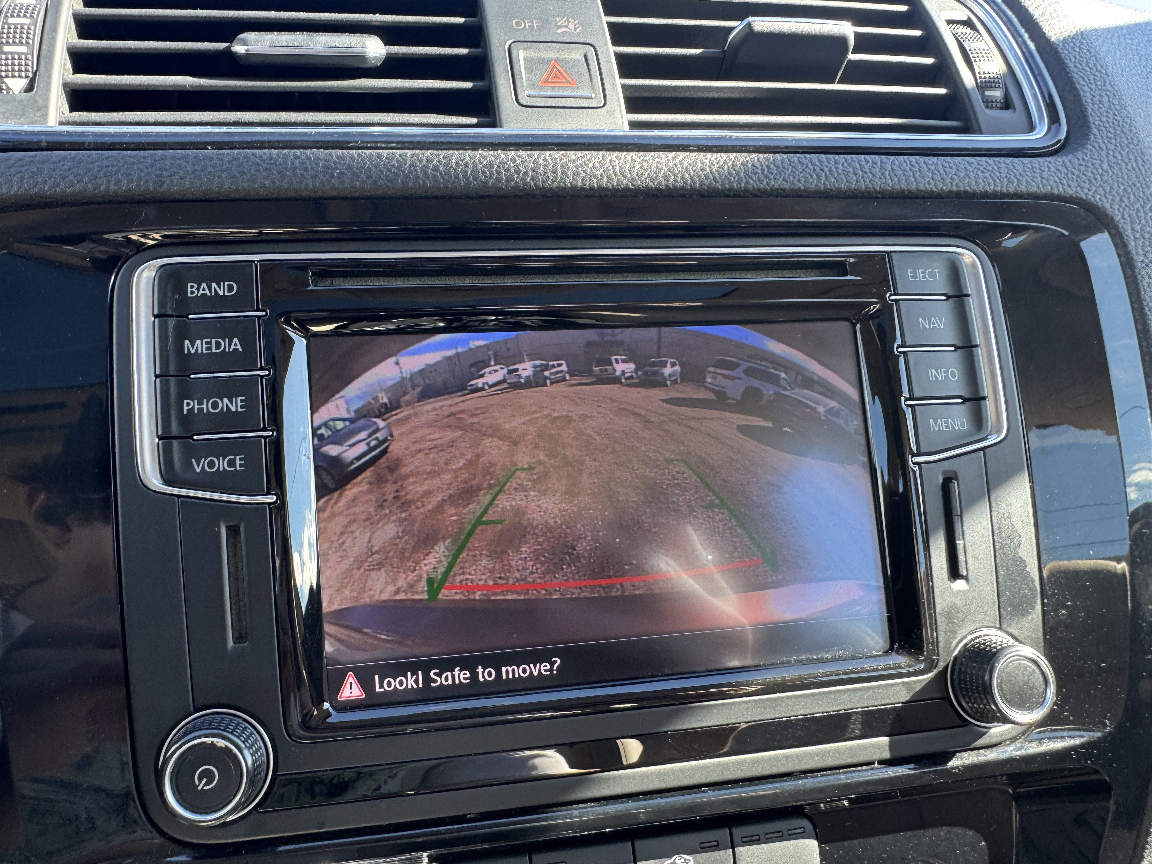 Used 2016 Volkswagen Jetta SEL w/ Lighting Package image 27