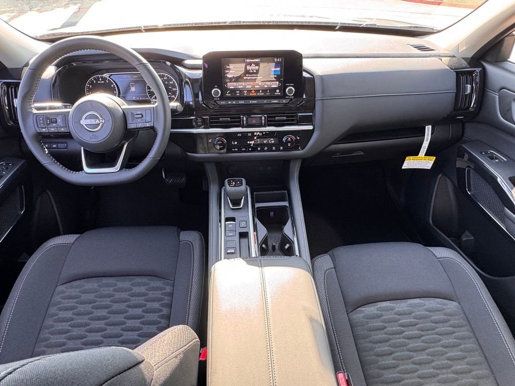 New 2025 Nissan Pathfinder SV image 12