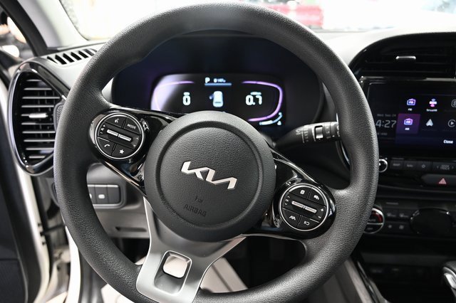 Used 2023 Kia Soul S image 22