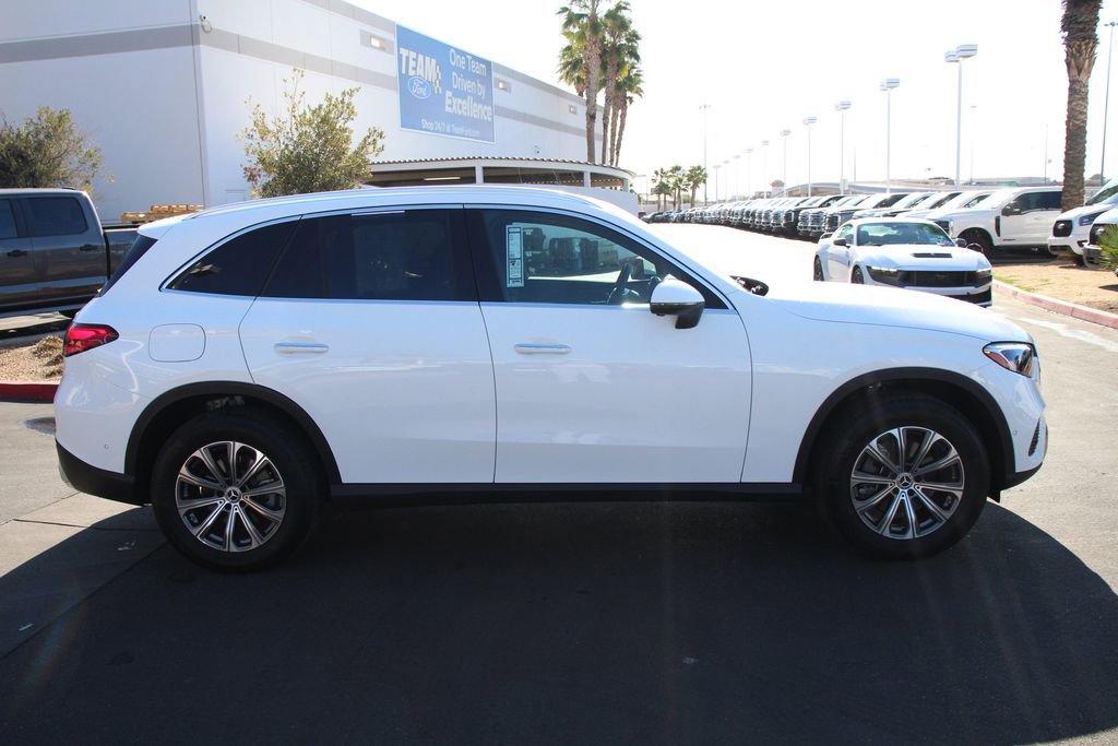 Used 2025 Mercedes-Benz GLC 300 4MATIC image 10