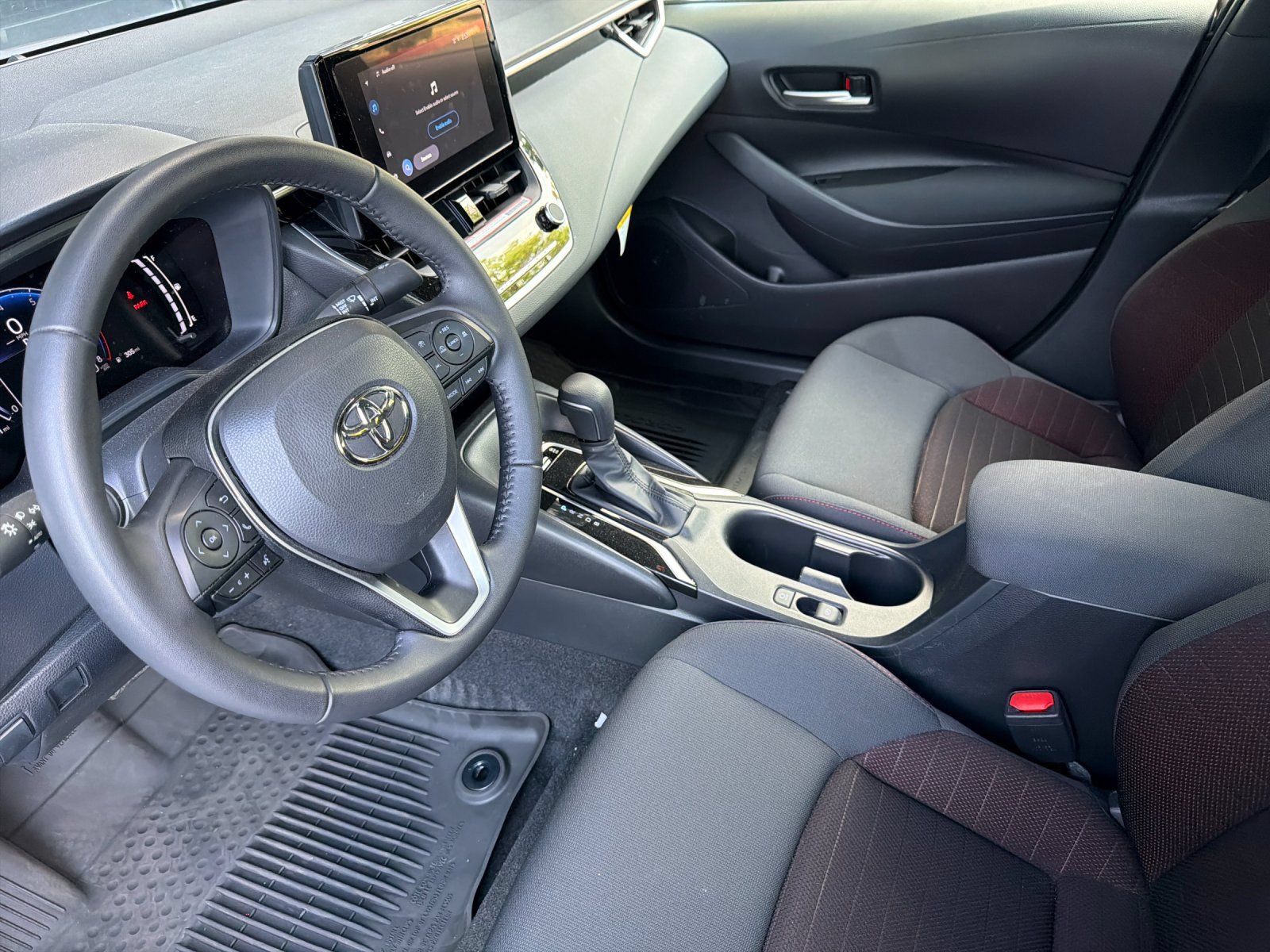 Used 2026 Toyota Corolla SE FWD image 9