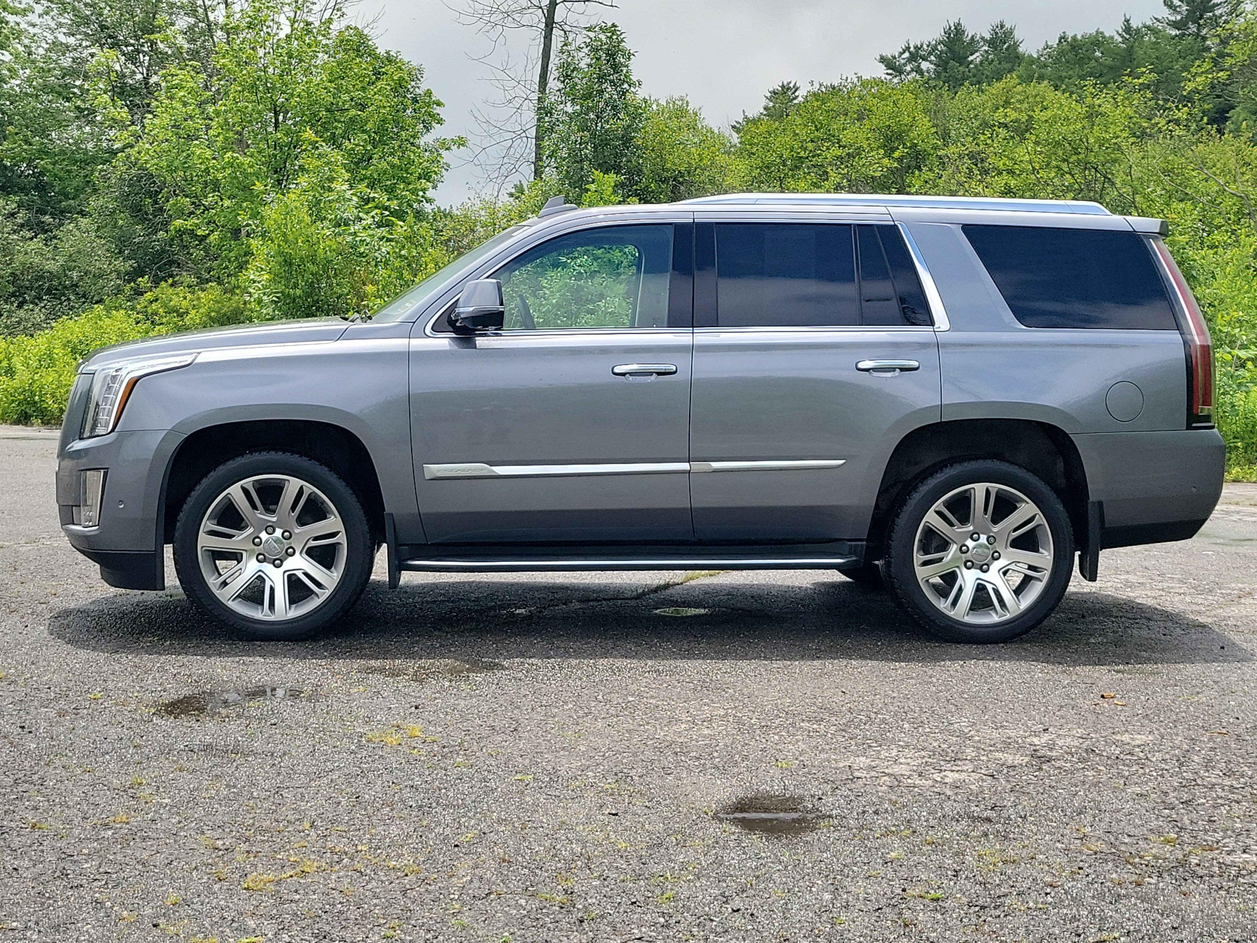 Used 2018 Cadillac Escalade Luxury AWD/4WD image 8
