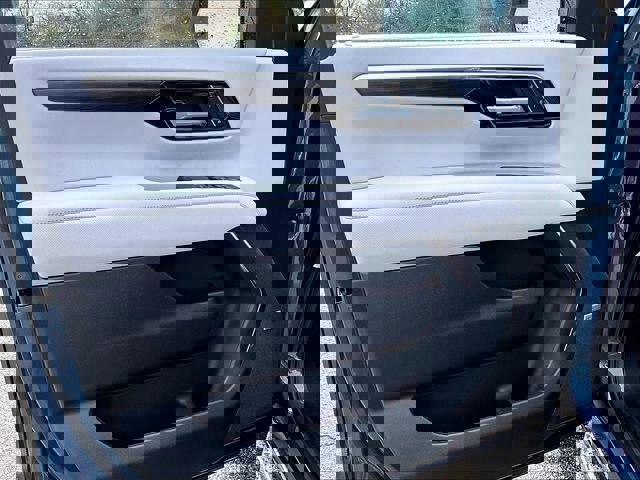 New 2026 Chevrolet Suburban Premier image 24