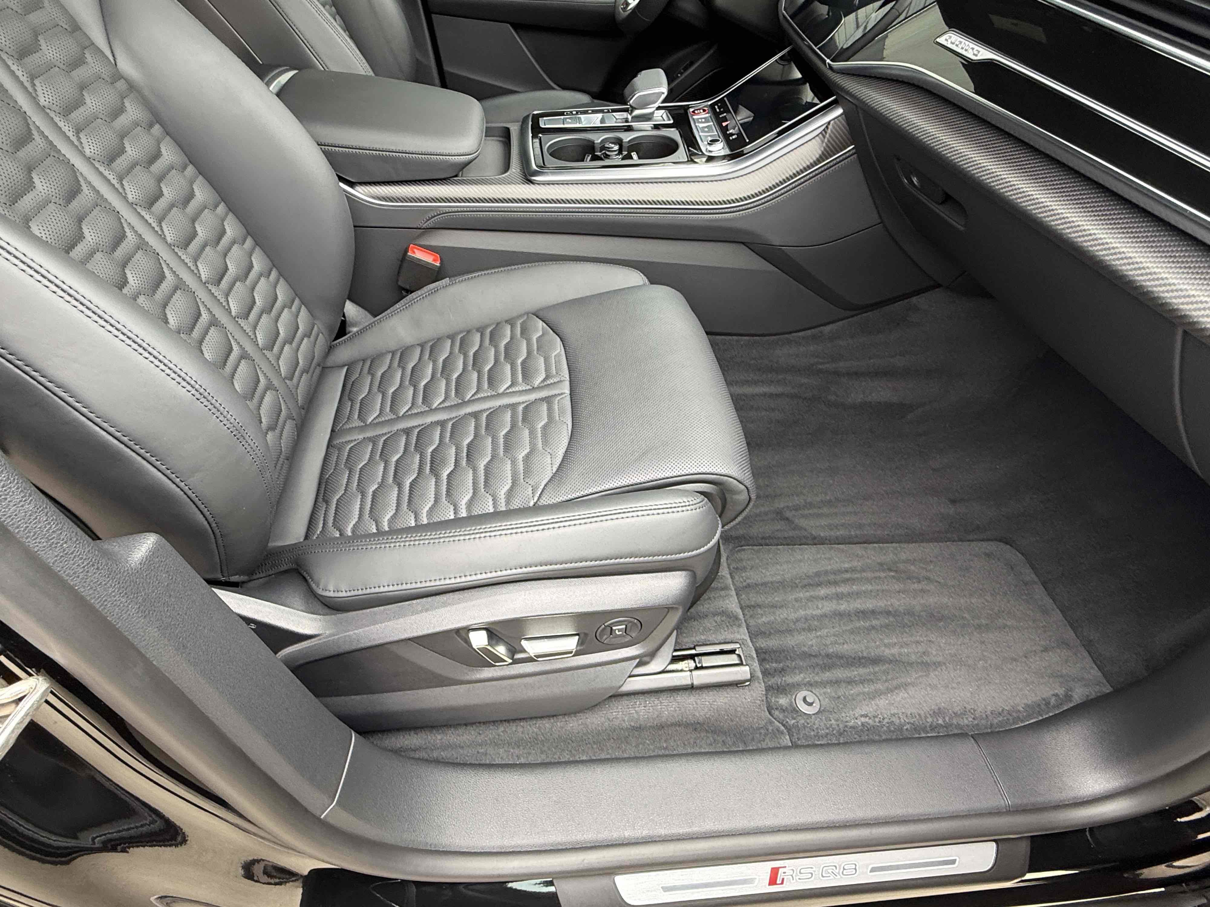 Used 2025 Audi RS Q8 performance image 9