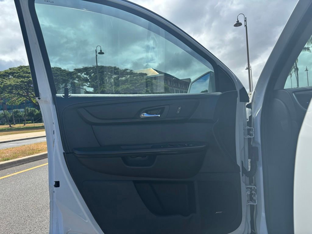 Used 2017 Chevrolet Traverse LT FWD image 15