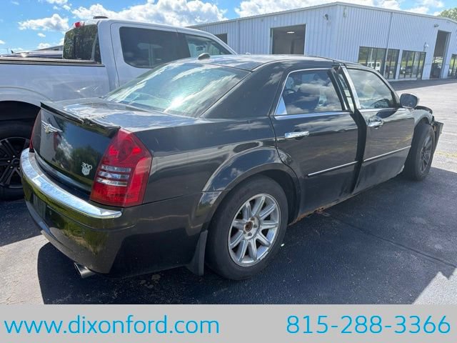Used 2005 Chrysler 300 C w/ Navigation & Sound Group II RWD image 5