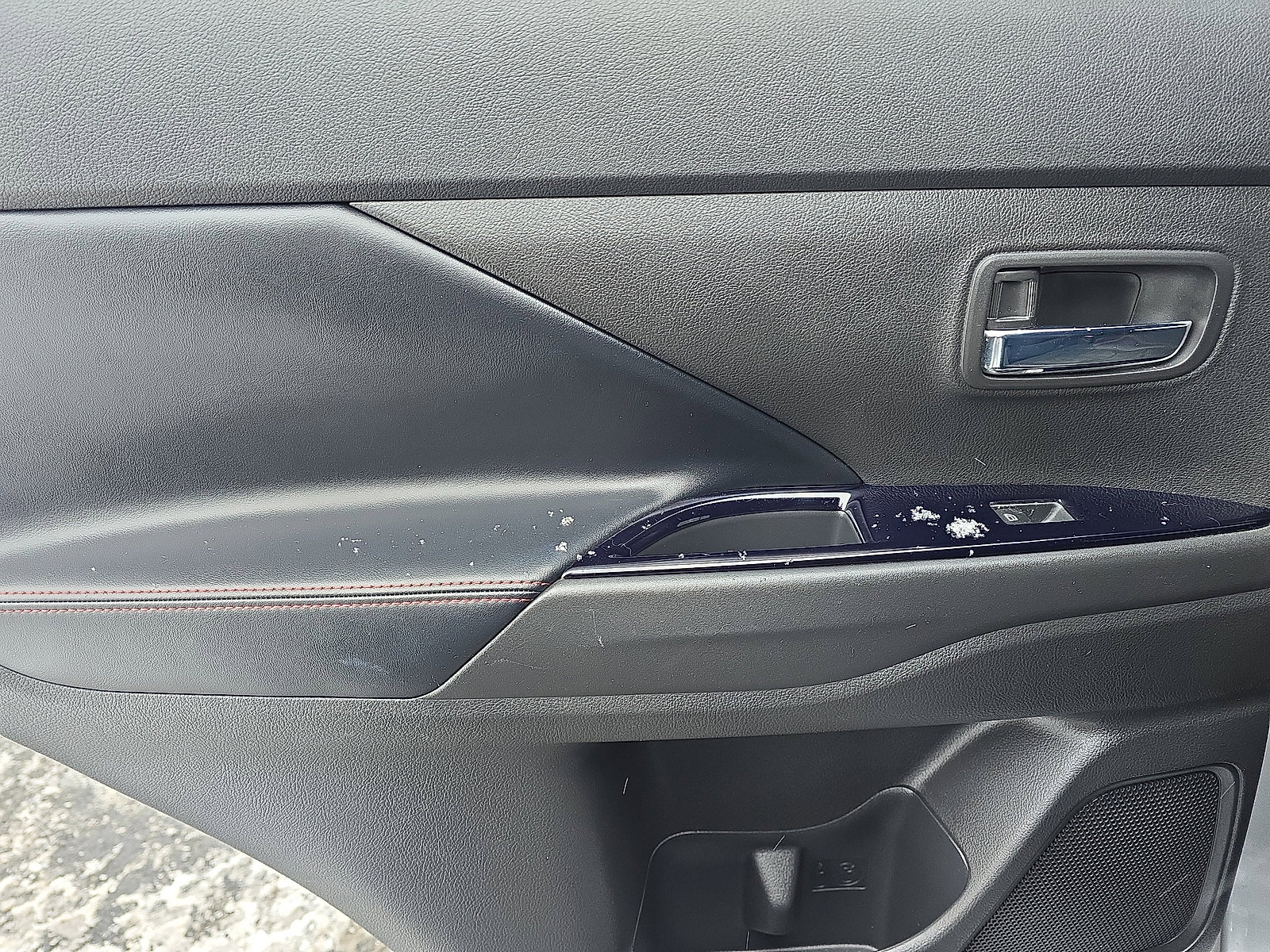 Used 2020 Mitsubishi Outlander LE image 26