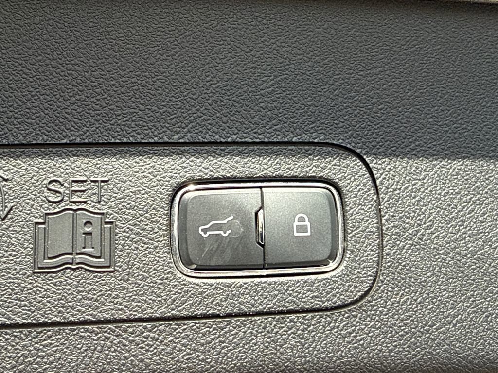 Used 2023 Lincoln Aviator Reserve image 19