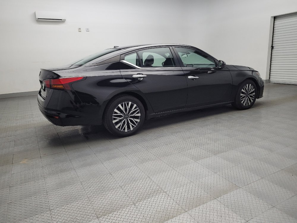 Used 2023 Nissan Altima 2.5 SV image 10