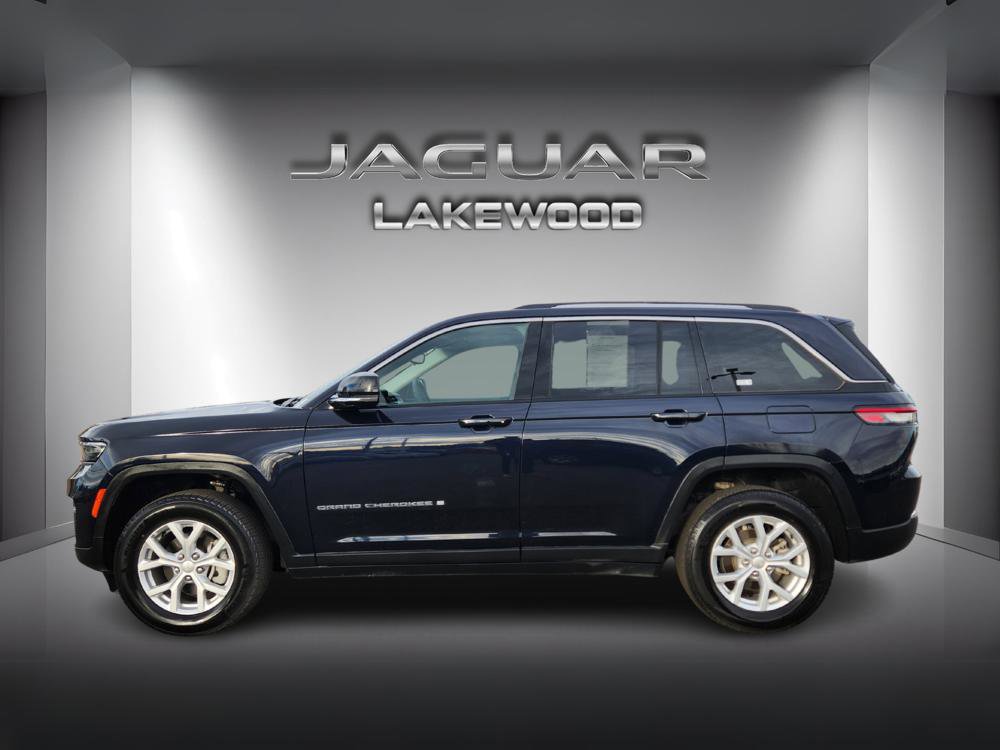 Used 2023 Jeep Grand Cherokee Limited w/ Trailer Tow Prep Group (B) image 2