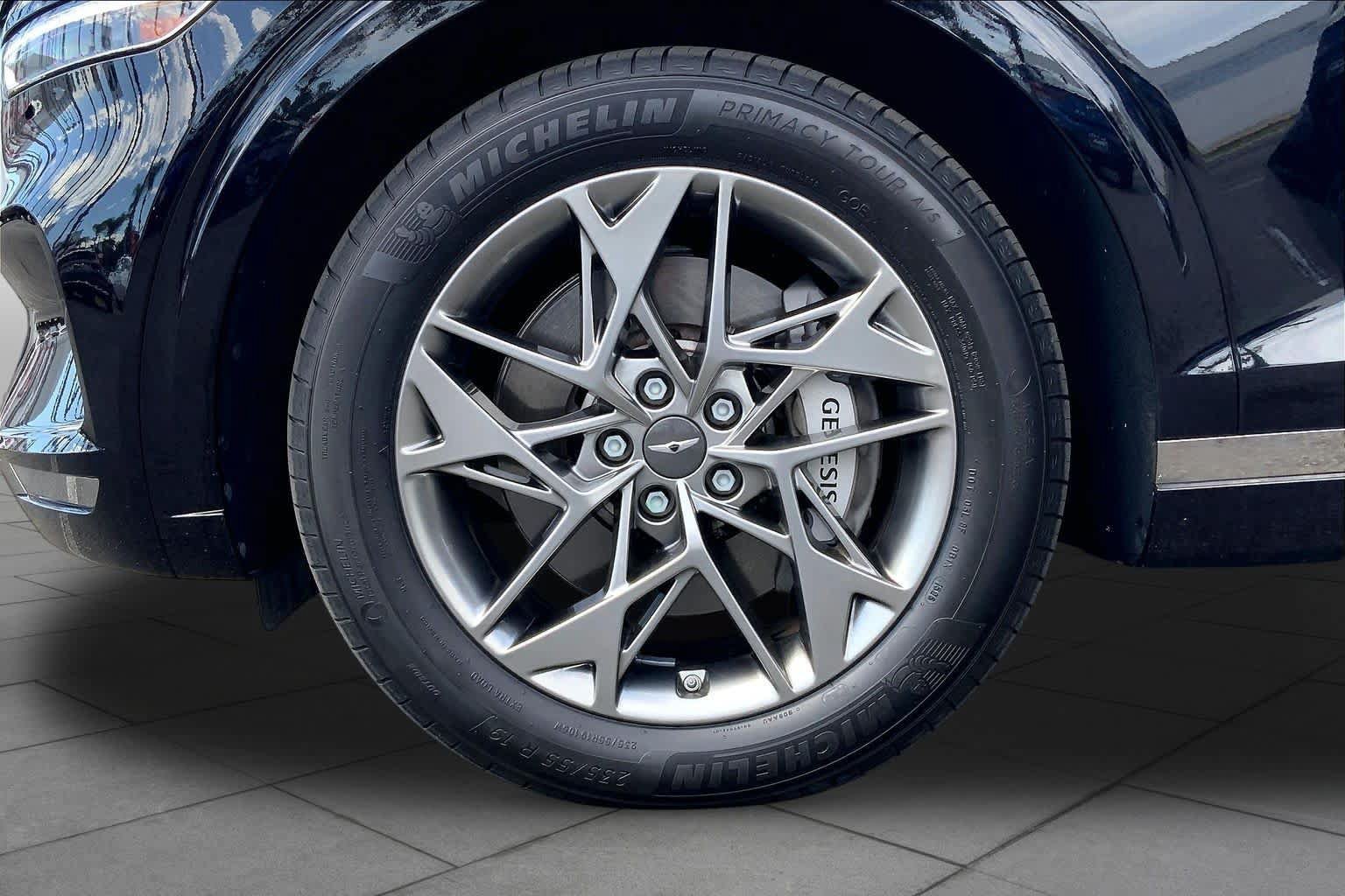 Used 2025 Genesis GV70 2.5T w/ Advanced Package AWD/4WD image 10