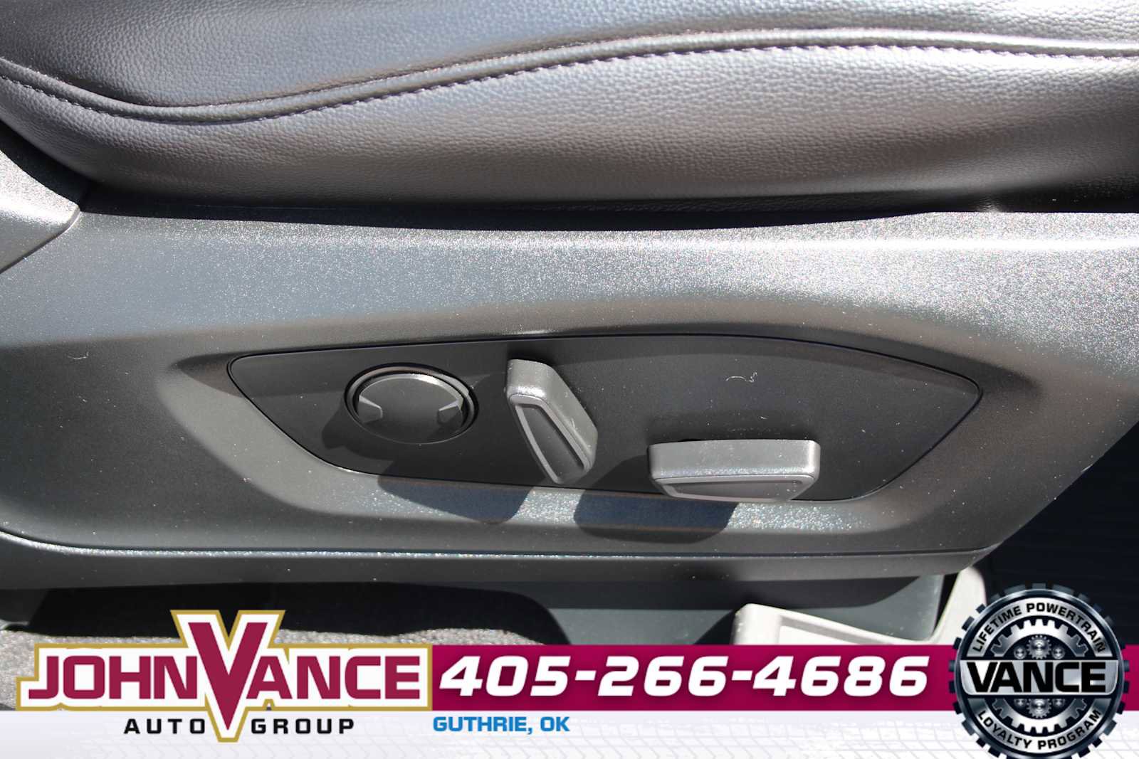 Used 2023 Ford Explorer Limited w/ Limited Technology Package image 19