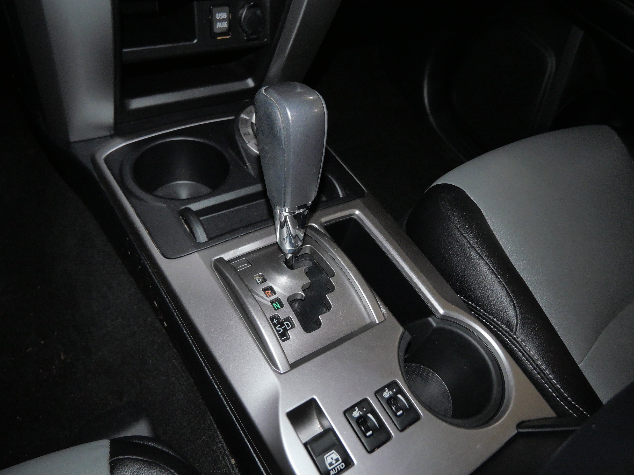 Used 2018 Toyota 4Runner SR5 Premium image 25