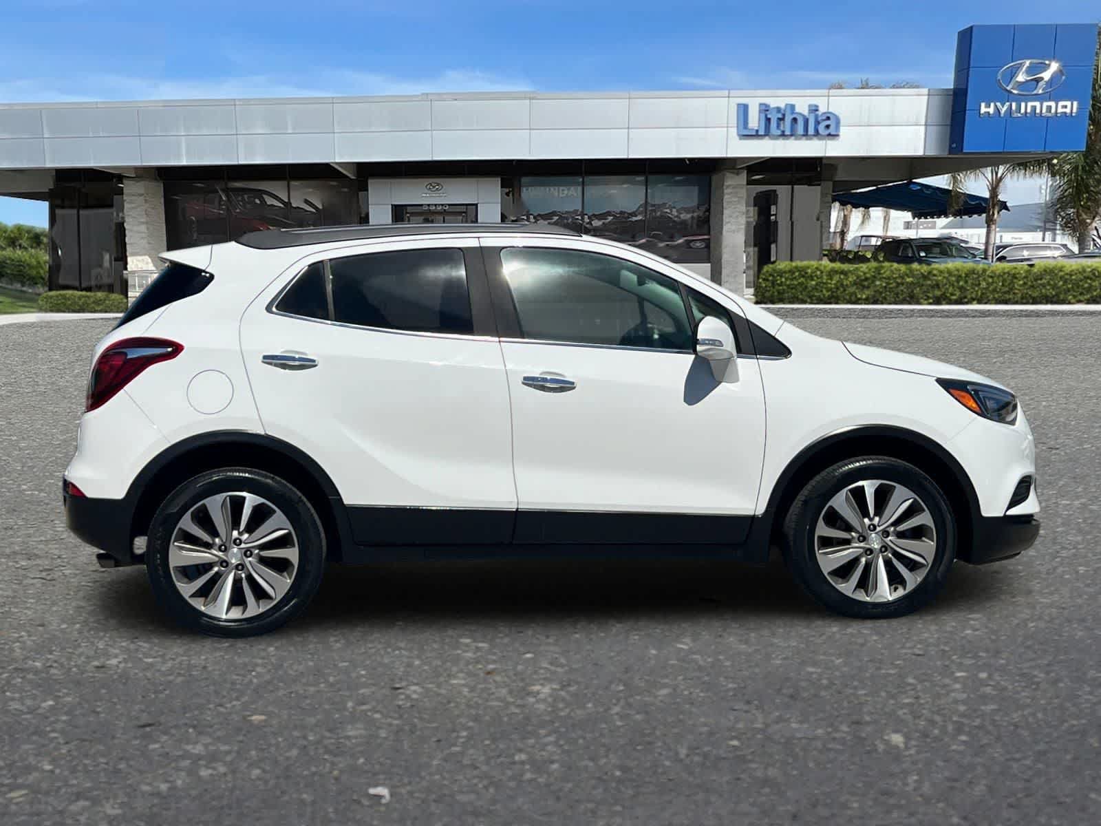 Used 2019 Buick Encore Preferred AWD/4WD image 9