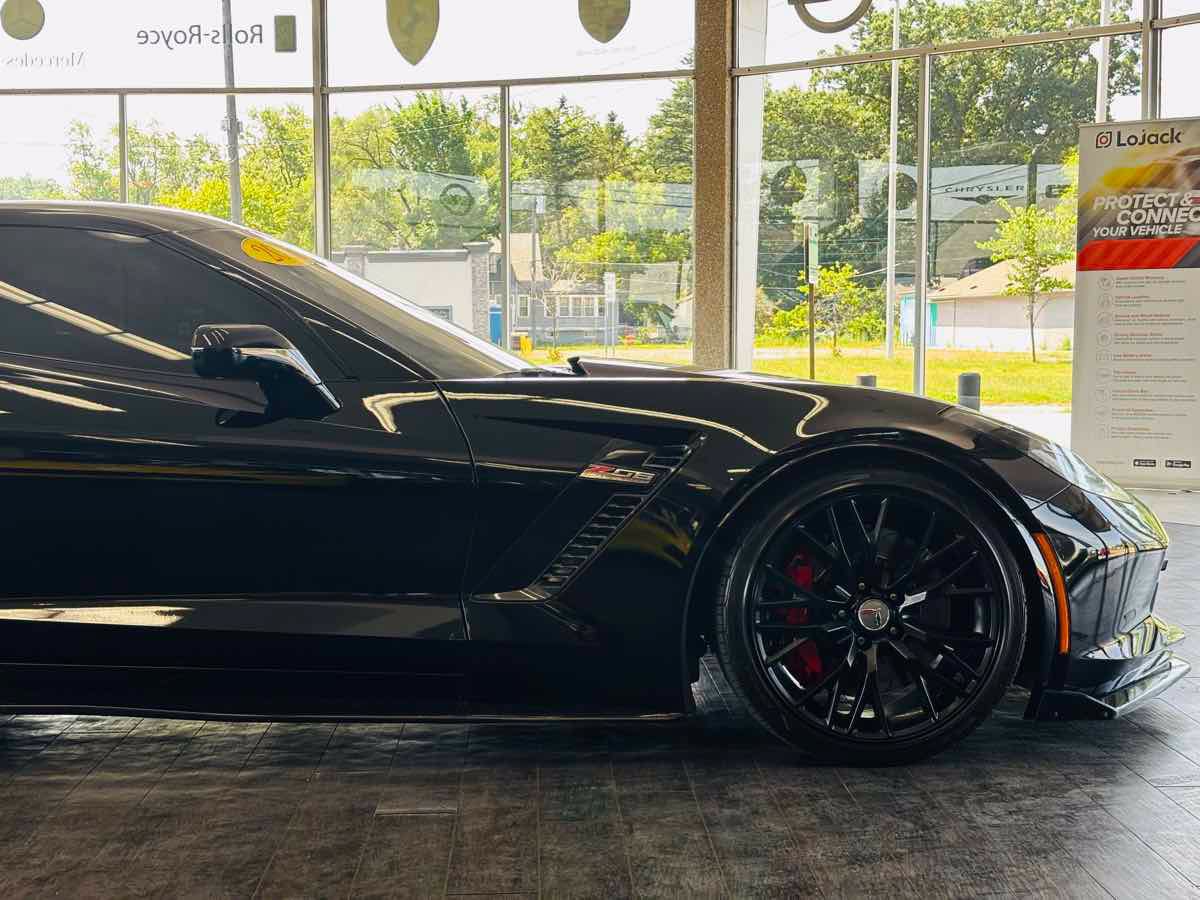 Used 2016 Chevrolet Corvette Z06 w/ 2LZ Preferred Equipment Group RWD image 5