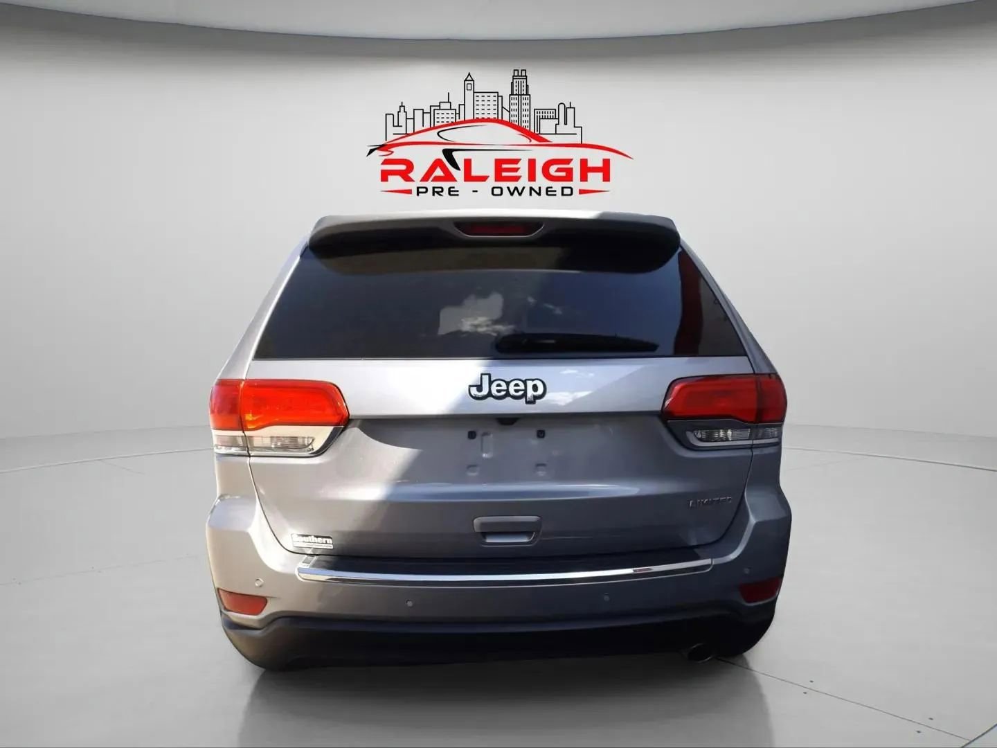 Used 2019 Jeep Grand Cherokee Limited image 6