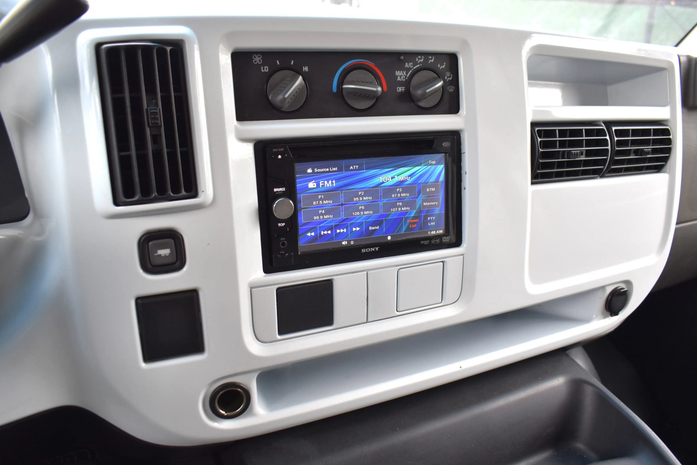Used 2006 Chevrolet Express 3500 RWD image 55