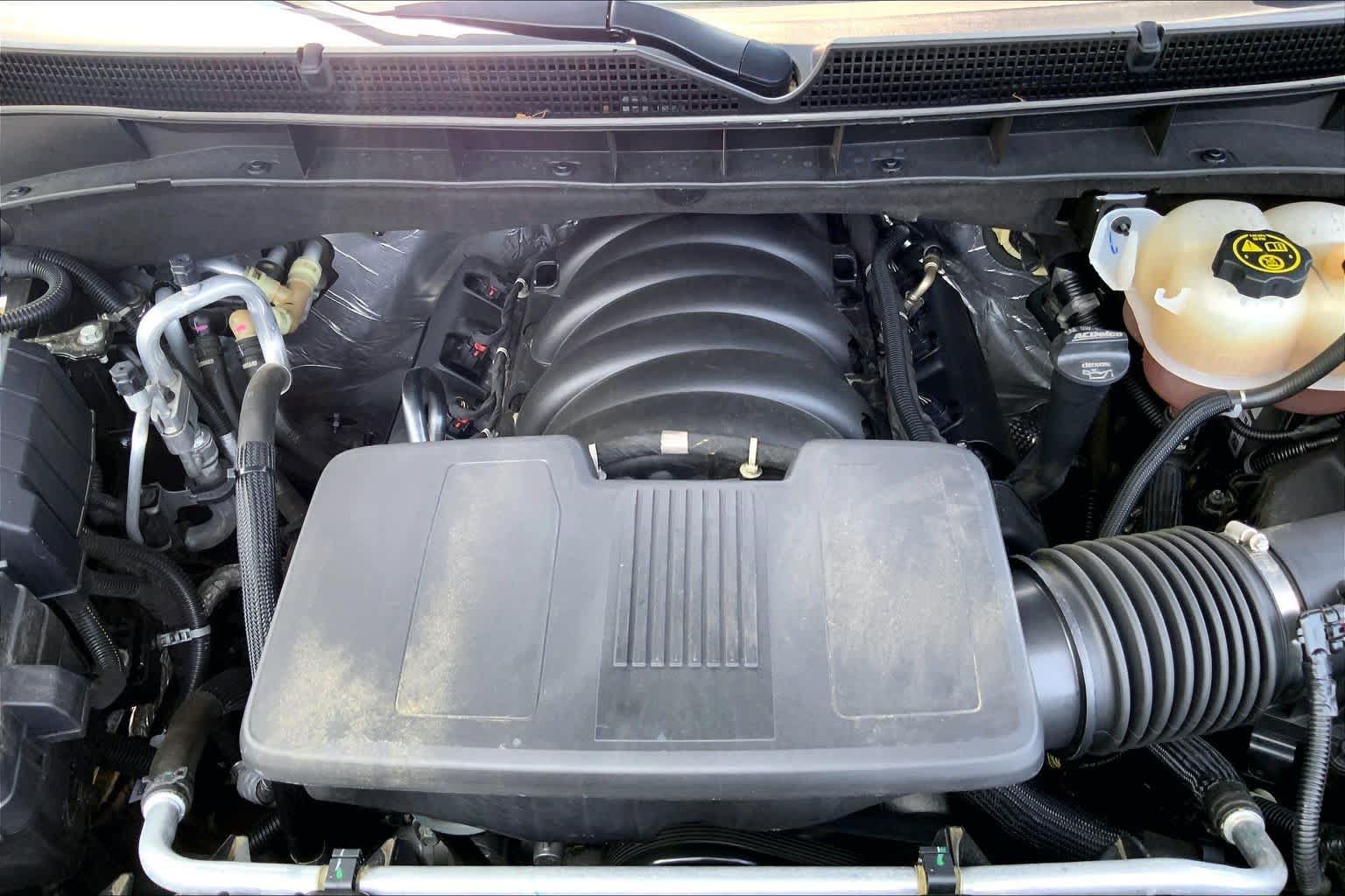 Used 2023 Cadillac Escalade Premium Luxury w/ LPO, Floor Liner Package AWD/4WD image 30
