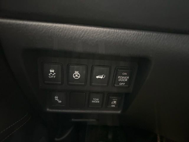 Used 2017 Nissan Pathfinder Platinum w/ Family Entertainment Package image 17