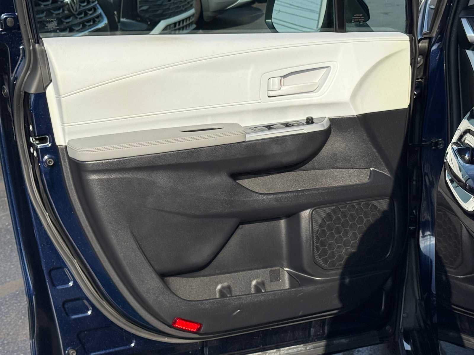 Certified 2026 Toyota Sienna LE AWD/4WD image 11