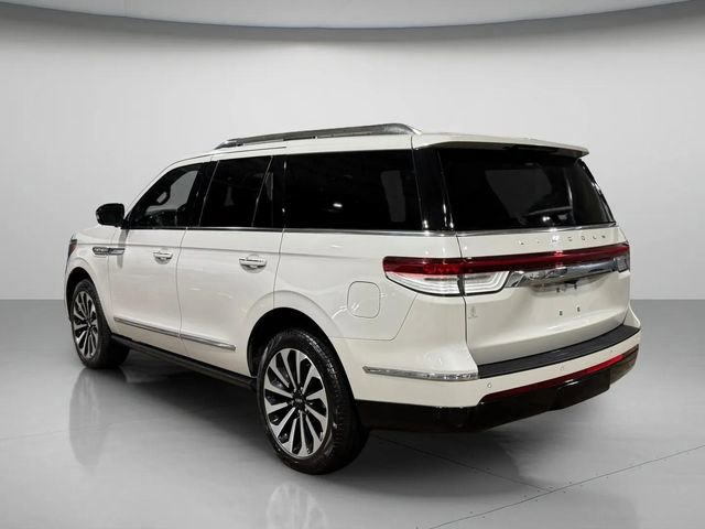 Used 2022 Lincoln Navigator Reserve image 6