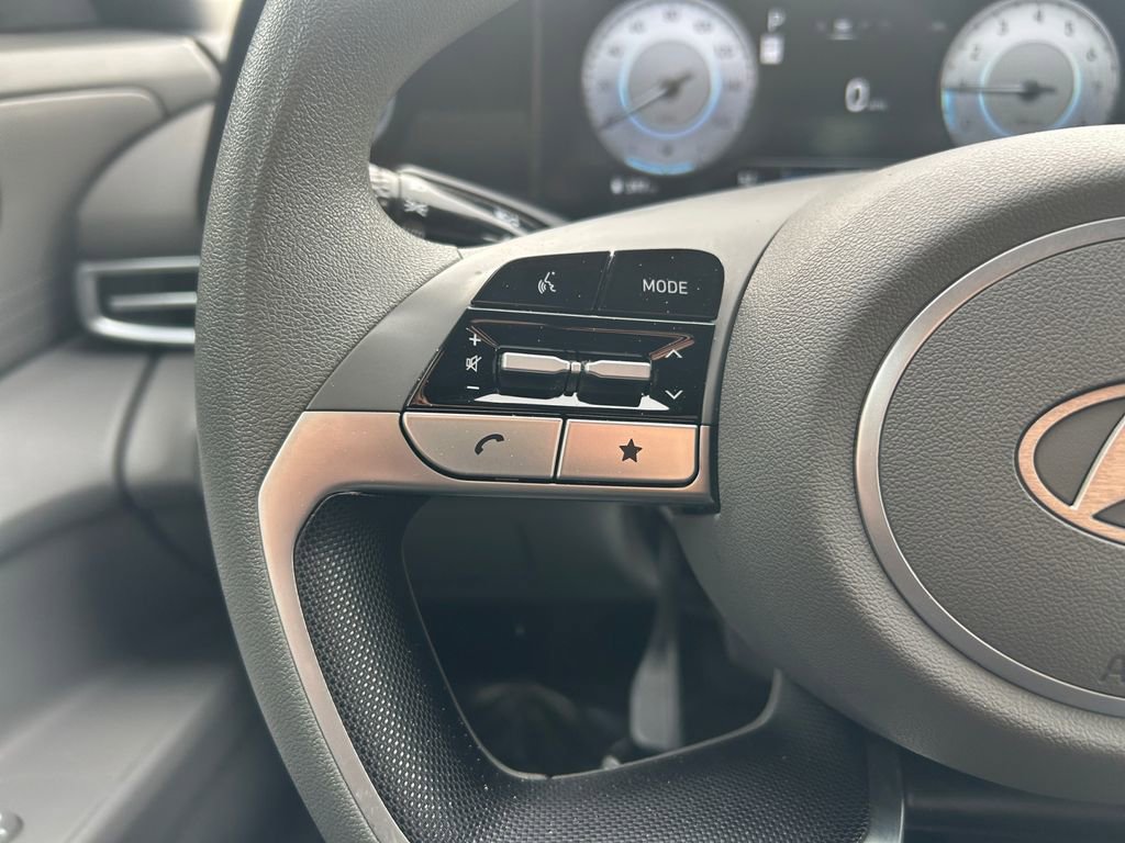 Used 2024 Hyundai Elantra SEL image 17