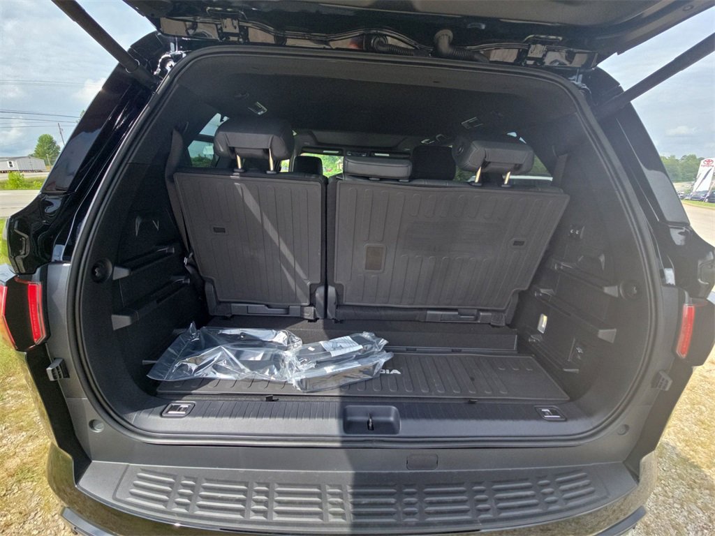 New 2025 Toyota Sequoia Platinum image 31