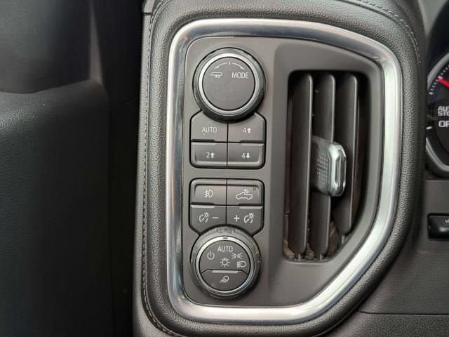 Used 2020 Chevrolet Silverado 1500 High Country w/ Technology Package AWD/4WD image 22