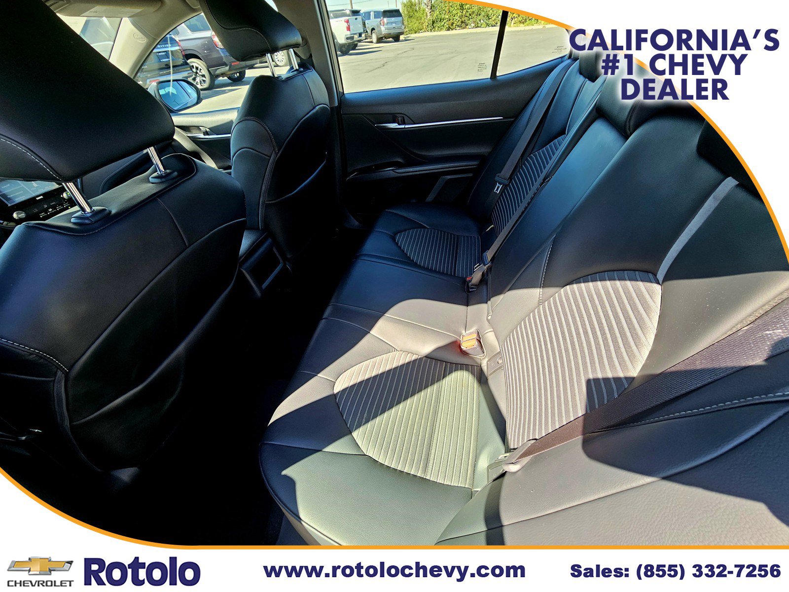 Used 2020 Toyota Camry SE w/ Carpet Mat Package image 14