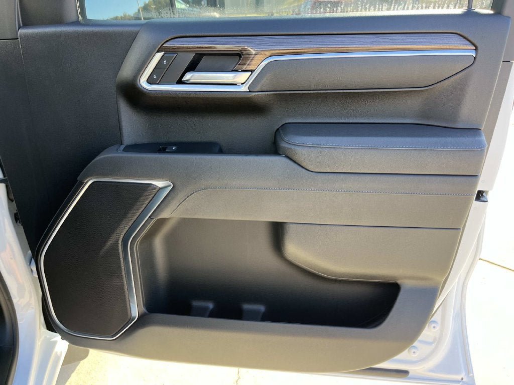 Used 2026 Chevrolet Silverado 1500 RST AWD/4WD image 22