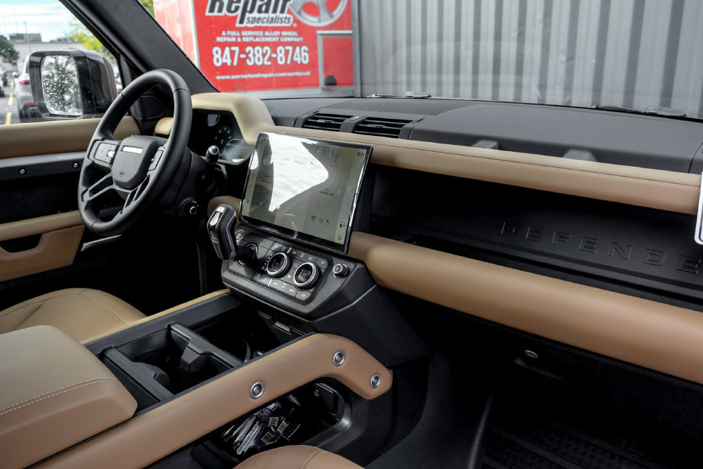 New 2026 Land Rover Defender 110 X-Dynamic SE AWD/4WD image 22