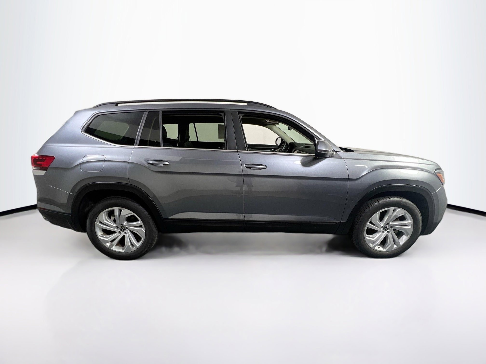 Used 2022 Volkswagen Atlas SE image 4