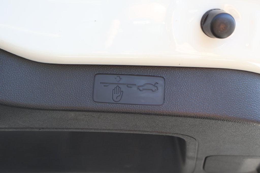 Used 2024 Volkswagen Jetta SE FWD image 48