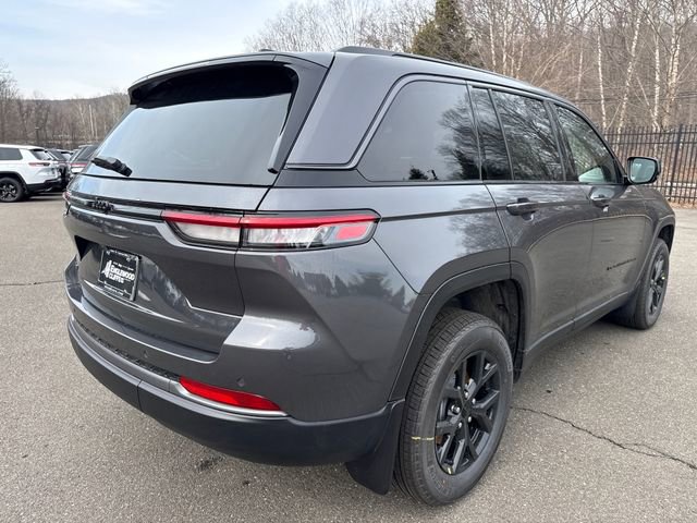 New 2026 Jeep Grand Cherokee Altitude image 9
